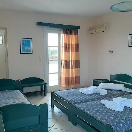 Joanna'S Rooms On The Beach Plaka  Exterior photo