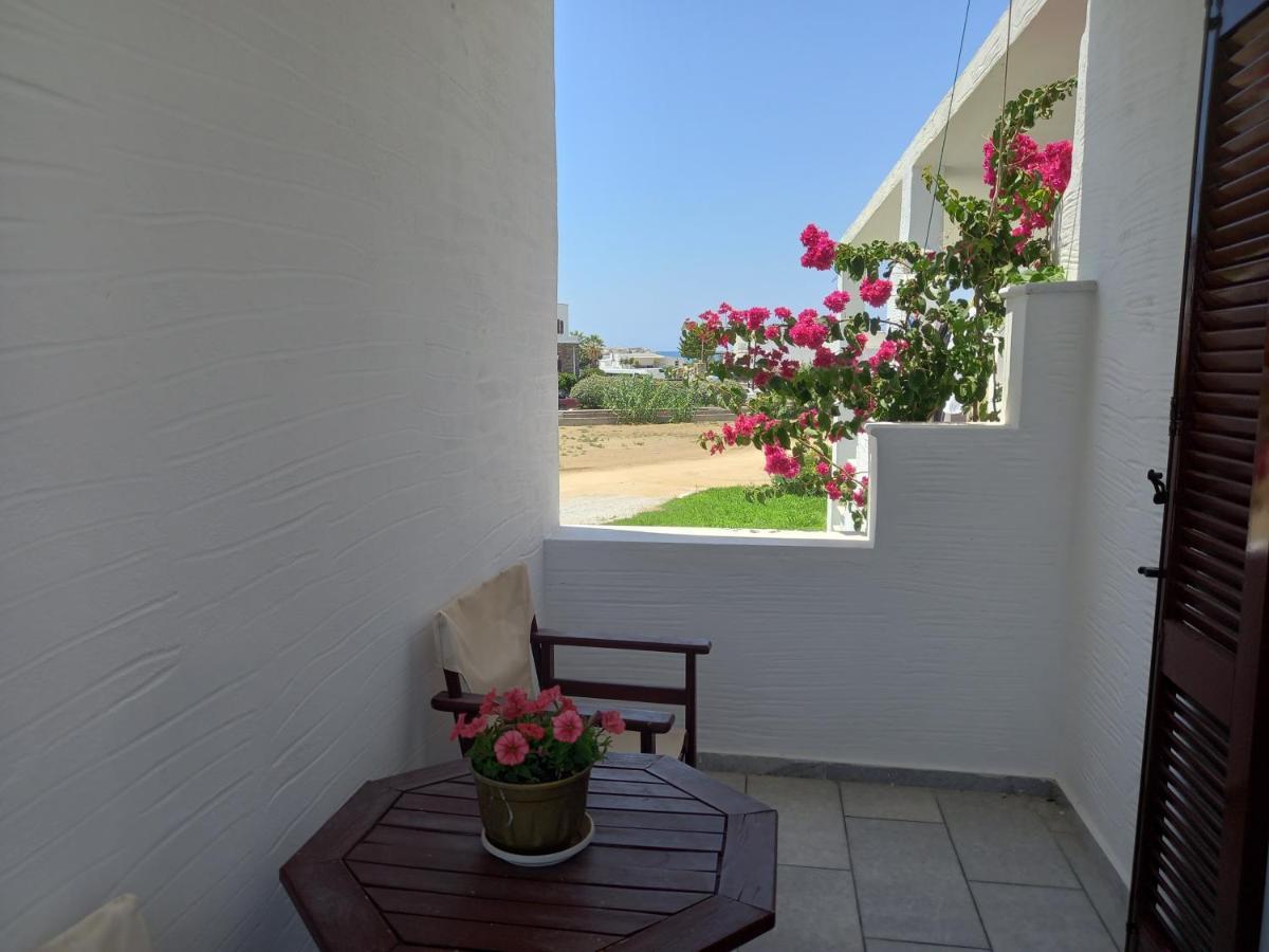 Joanna's On The * Plaka (Naxos)