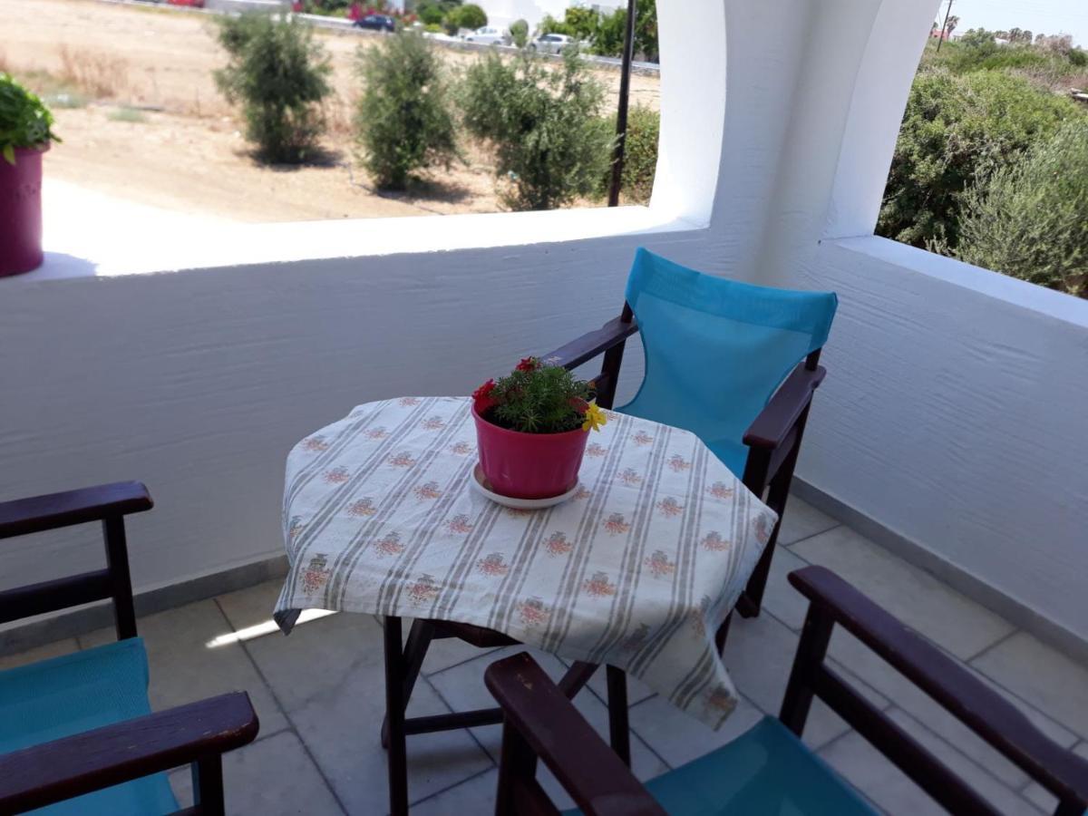 Joanna's On The * Plaka (Naxos)
